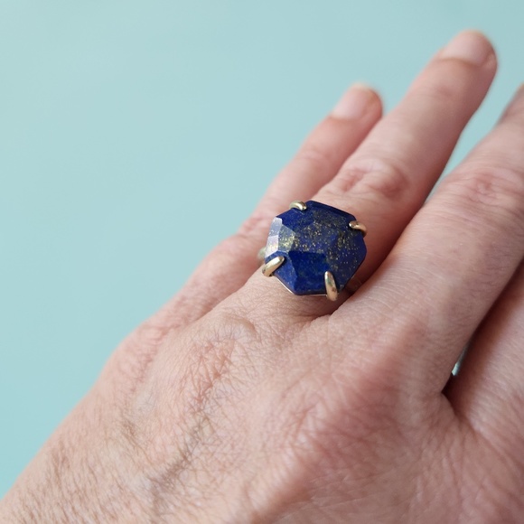 Kendra Scott Blue and Gold Ring with Elegant Design - Picture 5 of 9